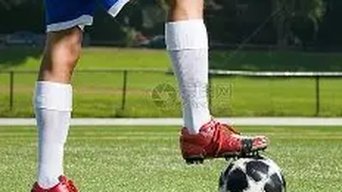 柯洁九冠王之路上遭遇挑战，韩棋手举报风波，中新体坛聚焦判负关键瞬间