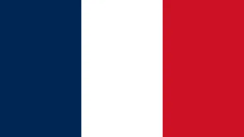 王钰栋续约风波，浙江队引球迷热议，格局争议再升级！